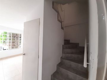 Barrio Fátima - Casa con terraza remodelada en venta Palmira Valle