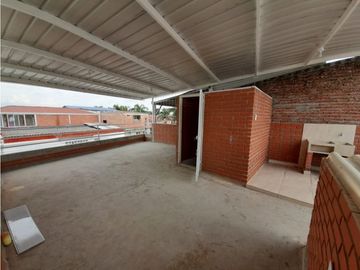 Barrio Fátima - Casa con terraza remodelada en venta Palmira Valle