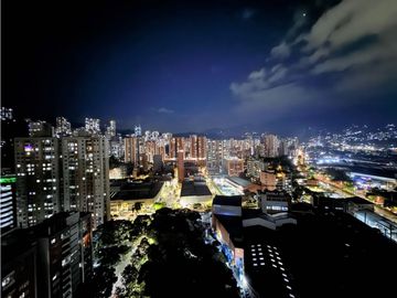 Amoblado HERMOSO Apartamento Piso 22 Sabaneta - Medellín