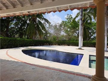En Cartagena Vendo excelente casa estilo campestre Terranova de indias