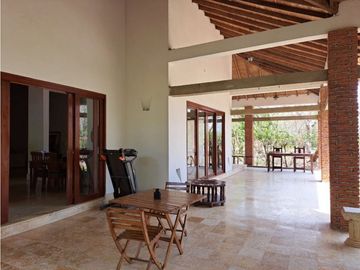 En Cartagena Vendo excelente casa estilo campestre Terranova de indias