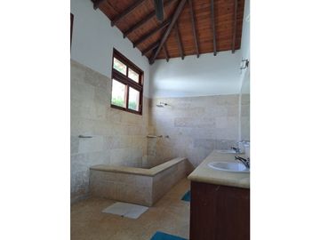 En Cartagena Vendo excelente casa estilo campestre Terranova de indias