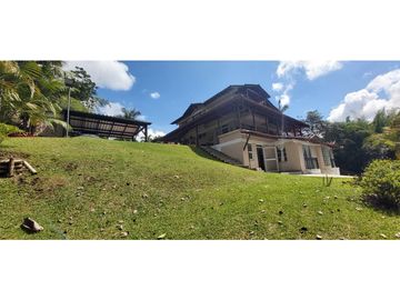 VENTA CASA CAMPESTRE CON HERMOSA VISTA TRIBUNAS PEREIRA