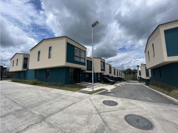 VENTA CASA ESTRENAR ZONA CAMPESTRE - LA TEBAIDA QUINDIO