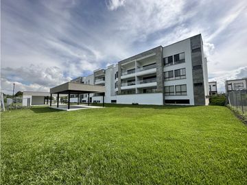Se Vende Apartasuite Campestre Condominio Lagos De Iraka