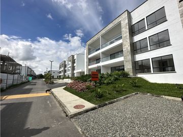 Se Vende Apartasuite Campestre Condominio Lagos De Iraka