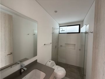 Se Vende Apartasuite Campestre Condominio Lagos De Iraka