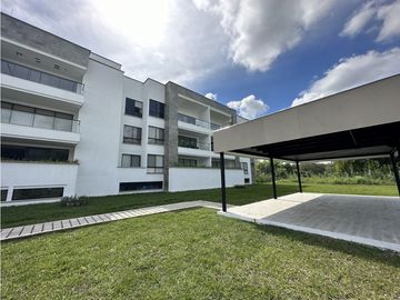 Se Vende Apartasuite Campestre Condominio Lagos De Iraka