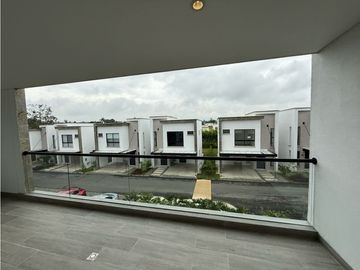 Se Vende Apartasuite Campestre Condominio Lagos De Iraka
