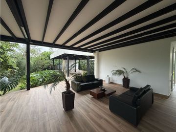 Se Vende Apartasuite Campestre Condominio Lagos De Iraka