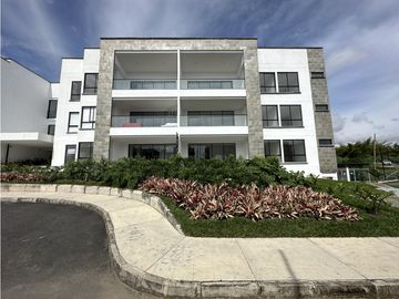 Se Vende Apartasuite Campestre Condominio Lagos De Iraka