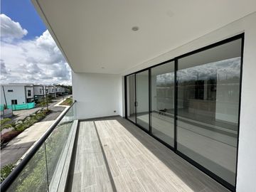 Se Vende Apartasuite Campestre Condominio Lagos De Iraka