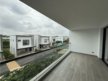 Se Vende Apartasuite Campestre Condominio Lagos De Iraka