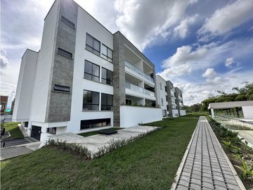 Se Vende Apartasuite Campestre Condominio Lagos De Iraka