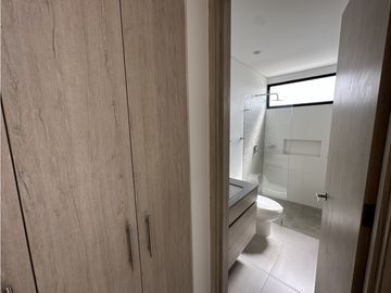 Se Vende Apartasuite Campestre Condominio Lagos De Iraka