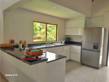 Venta Casa Campestre a Puerta Cerrada Cerca Club Campestre