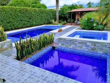 Se vende casa campestre ubicada en la Tebaida