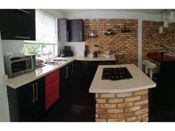 Se vende casa campestre ubicada en la Tebaida