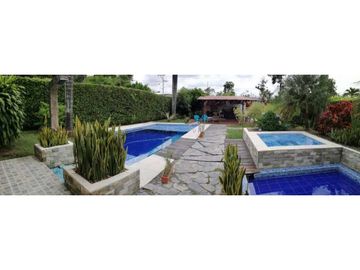 Se vende casa campestre ubicada en la Tebaida