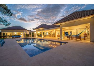 Venta casa de playa en Punta Canoa