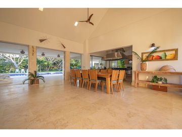Venta casa de playa en Punta Canoa
