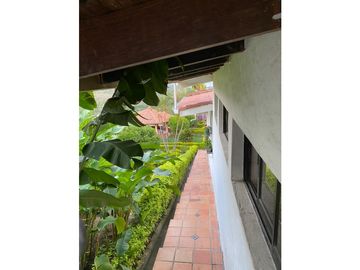 VENDO HERMOSA CASA CAMPESTRE EN CONJUNTO CERRADO EN KM 1 VIA DAPA.