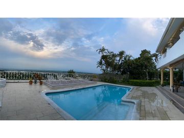 VENDO HERMOSA CASA CAMPESTRE EN CONJUNTO CERRADO EN KM 1 VIA DAPA.