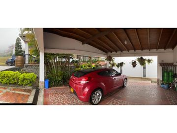 VENDO HERMOSA CASA CAMPESTRE EN CONJUNTO CERRADO EN KM 1 VIA DAPA.