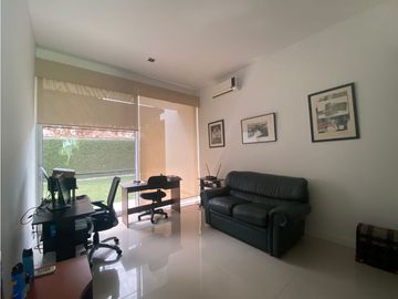 SE VENDE MAJESTUOSA CASA EN ALTOS CIUDAD JARDIN