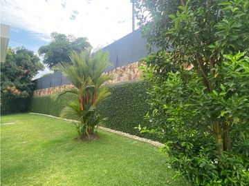 SE VENDE MAJESTUOSA CASA EN ALTOS CIUDAD JARDIN