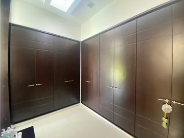 SE VENDE MAJESTUOSA CASA EN ALTOS CIUDAD JARDIN