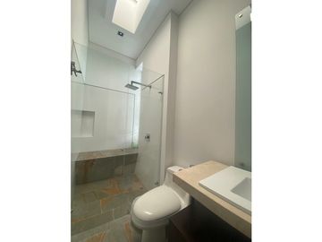 SE VENDE MAJESTUOSA CASA EN ALTOS CIUDAD JARDIN