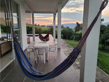 Casa Con Piscina En Condominio Miralomas De Holanda