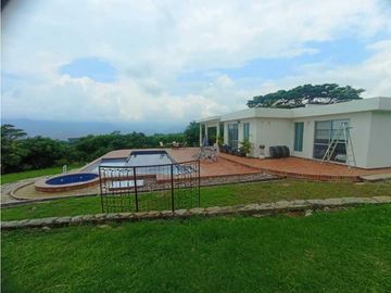 Casa Con Piscina En Condominio Miralomas De Holanda