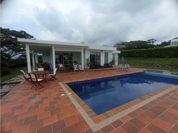 Casa Con Piscina En Condominio Miralomas De Holanda