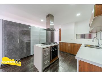 Apartamento Venta :: 138 m² + balcón :: Chapinero Alto :: $980M