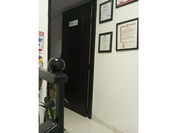 VENDO CASA CORALES DUPLEX CON LOCAL