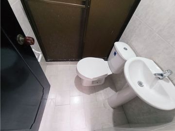 SE VENDE CASA EN VILLA DEL PRADO 4 PISOS