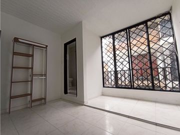 SE VENDE CASA EN VILLA DEL PRADO 4 PISOS