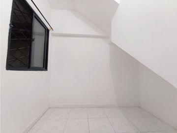 SE VENDE CASA EN VILLA DEL PRADO 4 PISOS