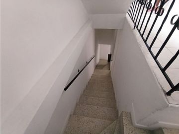 SE VENDE CASA EN VILLA DEL PRADO 4 PISOS