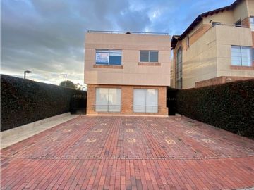 CASA EN VENTA EN CHIA