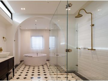 SE VENDE CASA  PARA ESTRENAR ESTILO PARISINO EN BARRIO RIOMAR BQUILLA