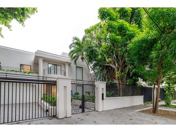 SE VENDE CASA  PARA ESTRENAR ESTILO PARISINO EN BARRIO RIOMAR BQUILLA