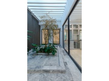 SE VENDE CASA  PARA ESTRENAR ESTILO PARISINO EN BARRIO RIOMAR BQUILLA