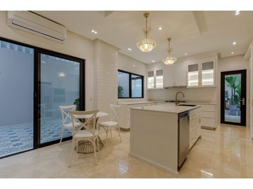 SE VENDE CASA  PARA ESTRENAR ESTILO PARISINO EN BARRIO RIOMAR BQUILLA