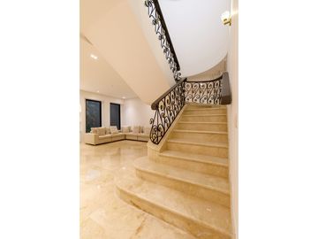 SE VENDE CASA  PARA ESTRENAR ESTILO PARISINO EN BARRIO RIOMAR BQUILLA