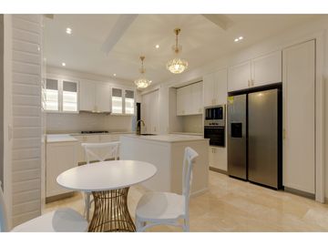 SE VENDE CASA  PARA ESTRENAR ESTILO PARISINO EN BARRIO RIOMAR BQUILLA