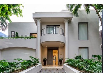 SE VENDE CASA  PARA ESTRENAR ESTILO PARISINO EN BARRIO RIOMAR BQUILLA
