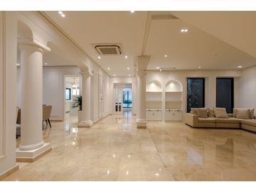 SE VENDE CASA  PARA ESTRENAR ESTILO PARISINO EN BARRIO RIOMAR BQUILLA